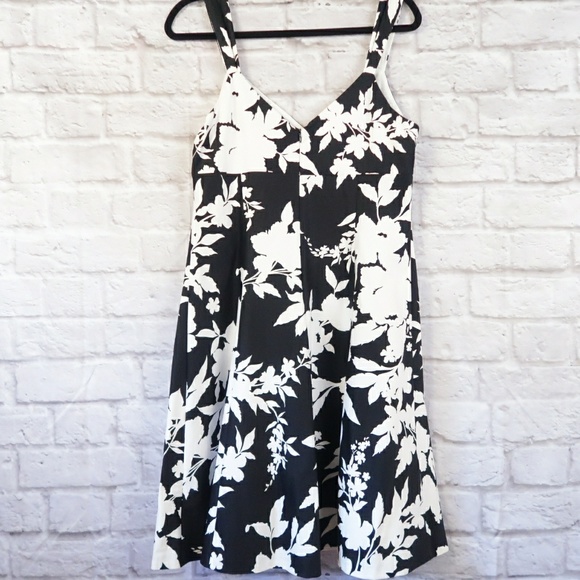 NWT Classic Summer Dress Muted Floral Empire A75 - Picture 5 of 8